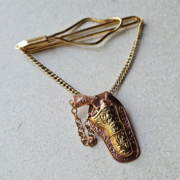 Vintage Other - Vintage 40s 50s Novelty Western Revolver Etched Tie Clip Copper and Gold Tone